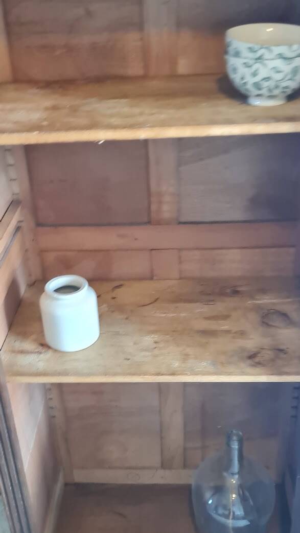 Parisian wardrobe - showcase spirit