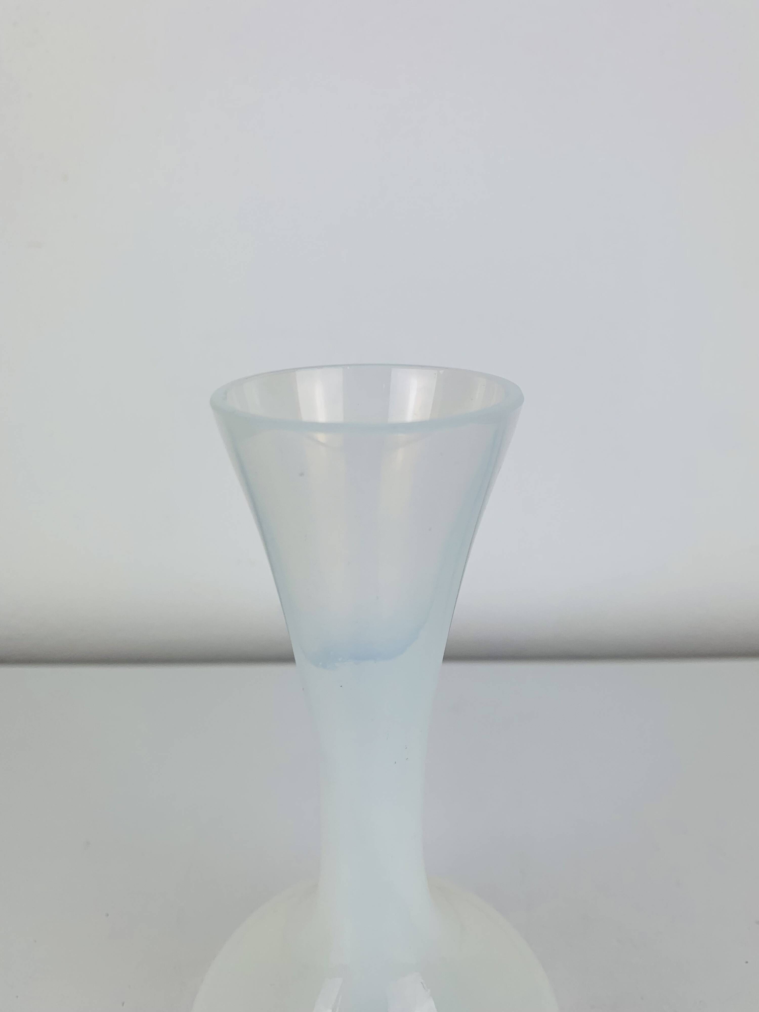Vase en verre opalescent, vintage