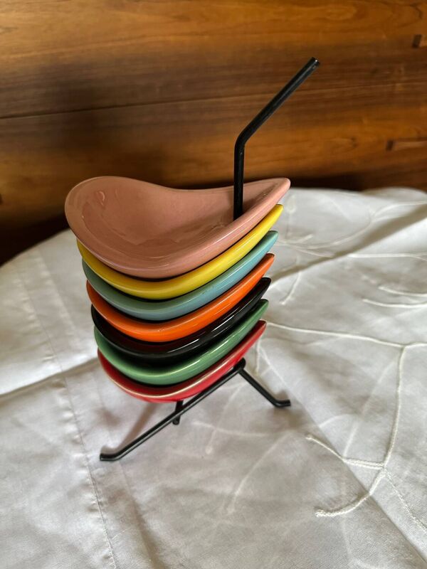 Set  Complet de  7 Coupelles Multicolores en Céramique vintage