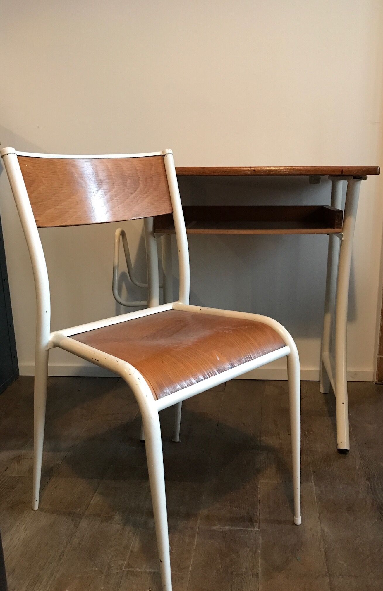 Desk and Chair mullca