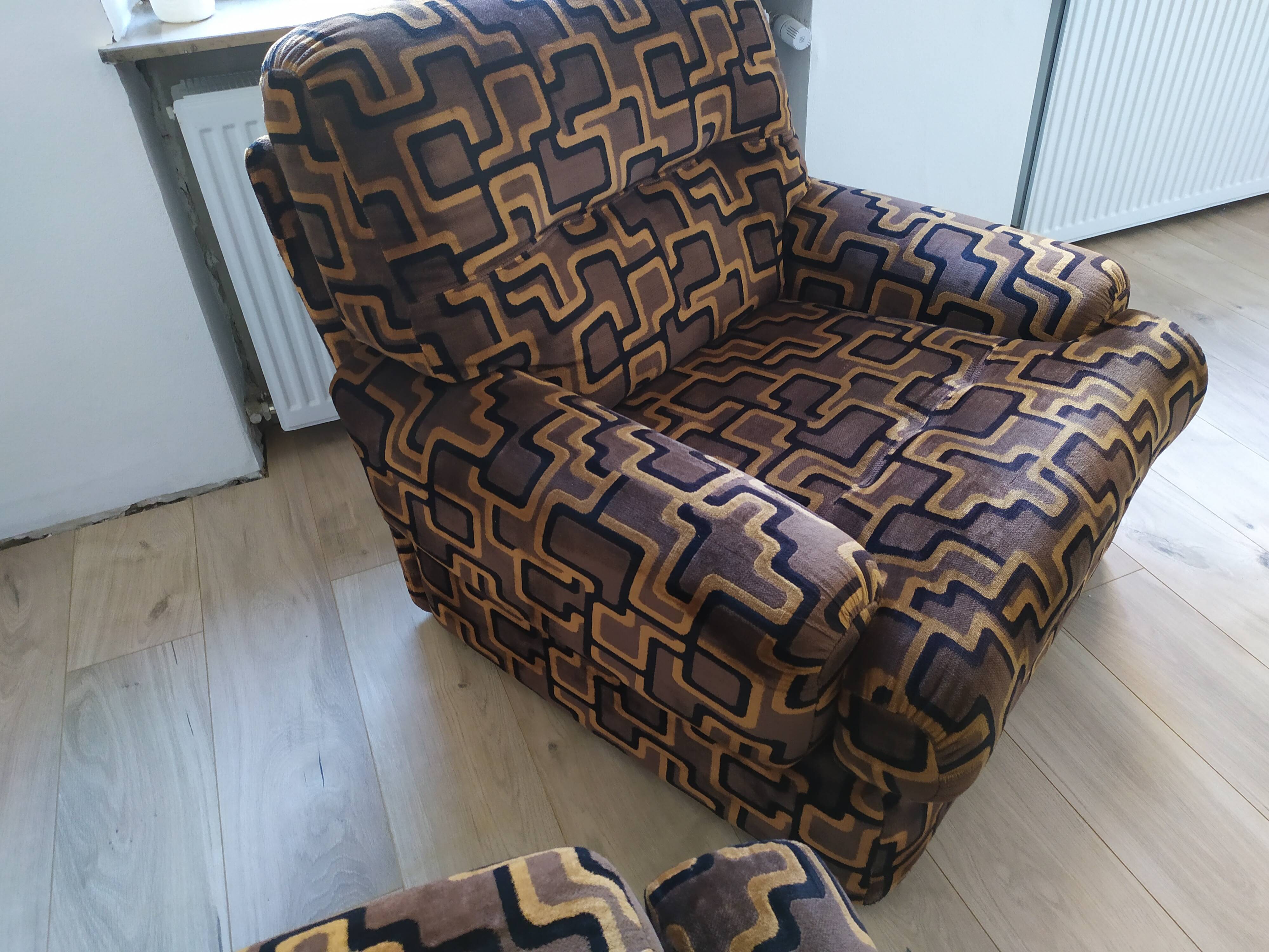 Set vintage sofa bed and 2 armchairs