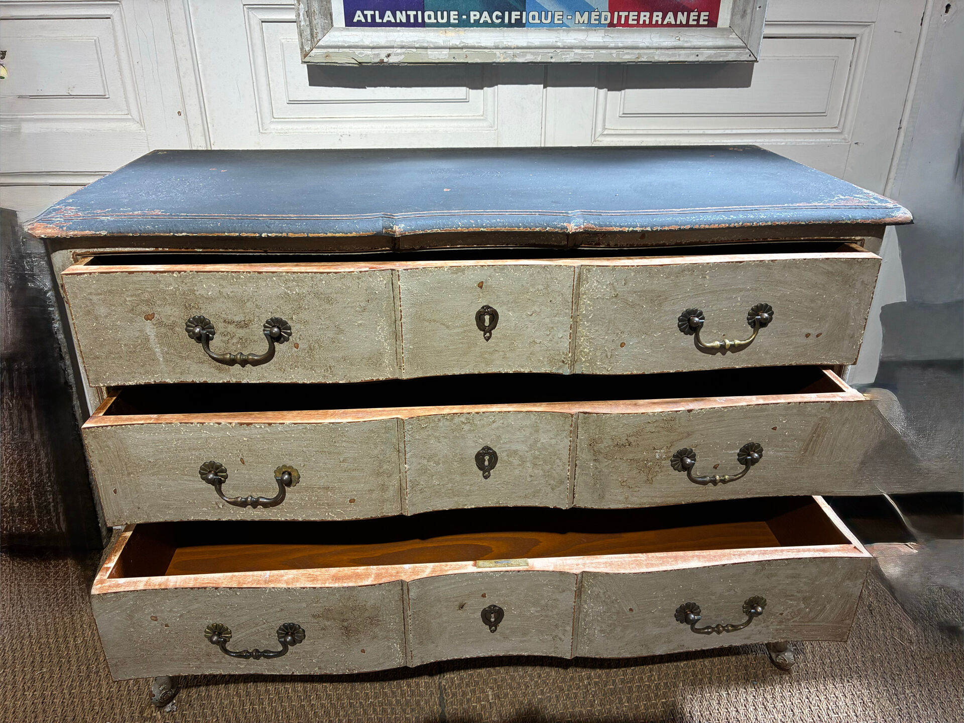 Ancienne Commode arbalète