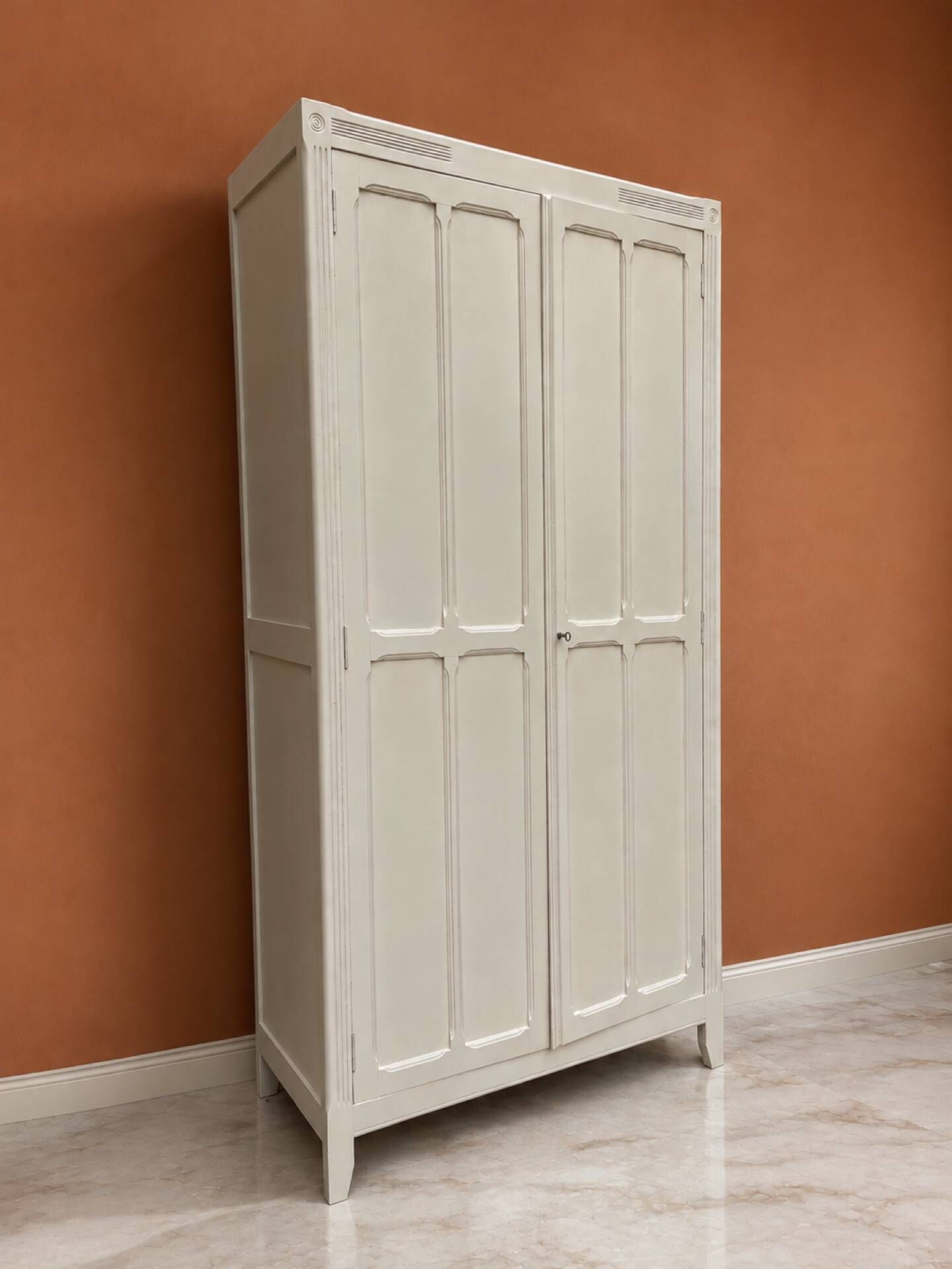 Armoire parisienne crème 