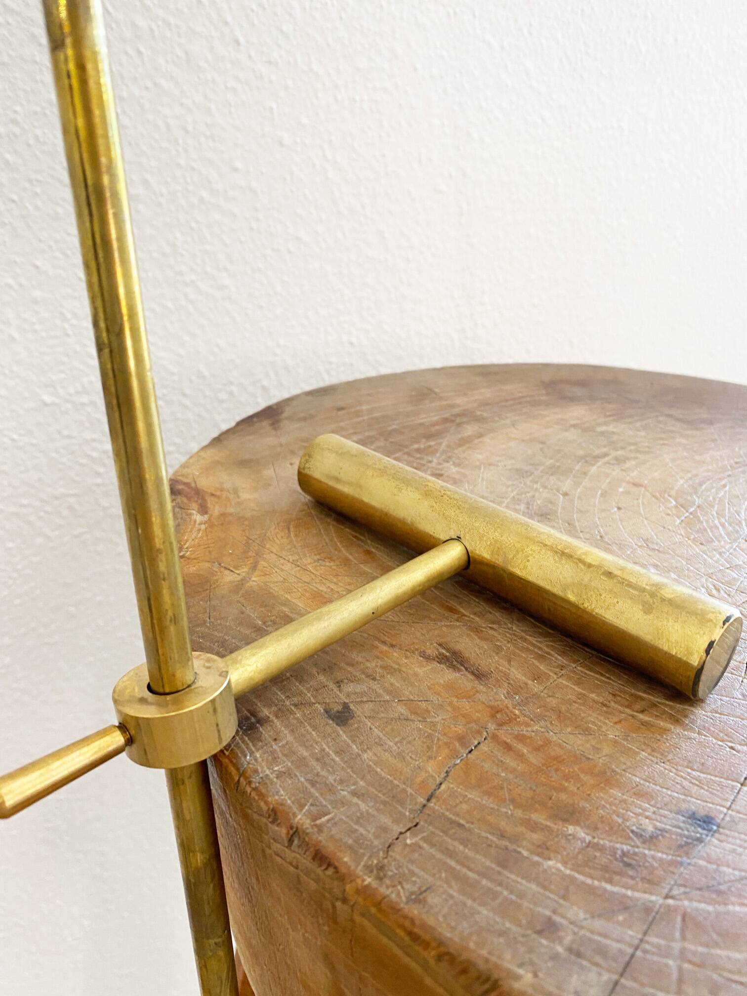 Large Italian brass counterweight lamp, 50s design