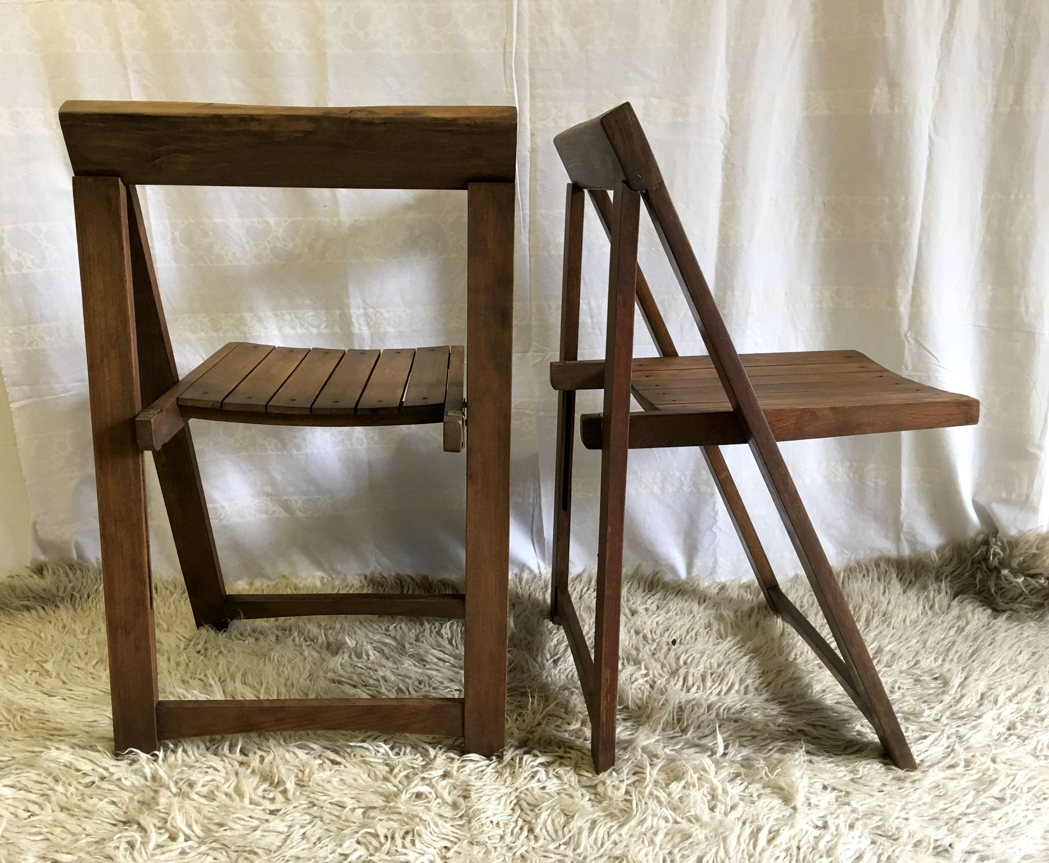 Duo of folding chairs 60s