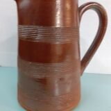 Berry sandstone pitcher