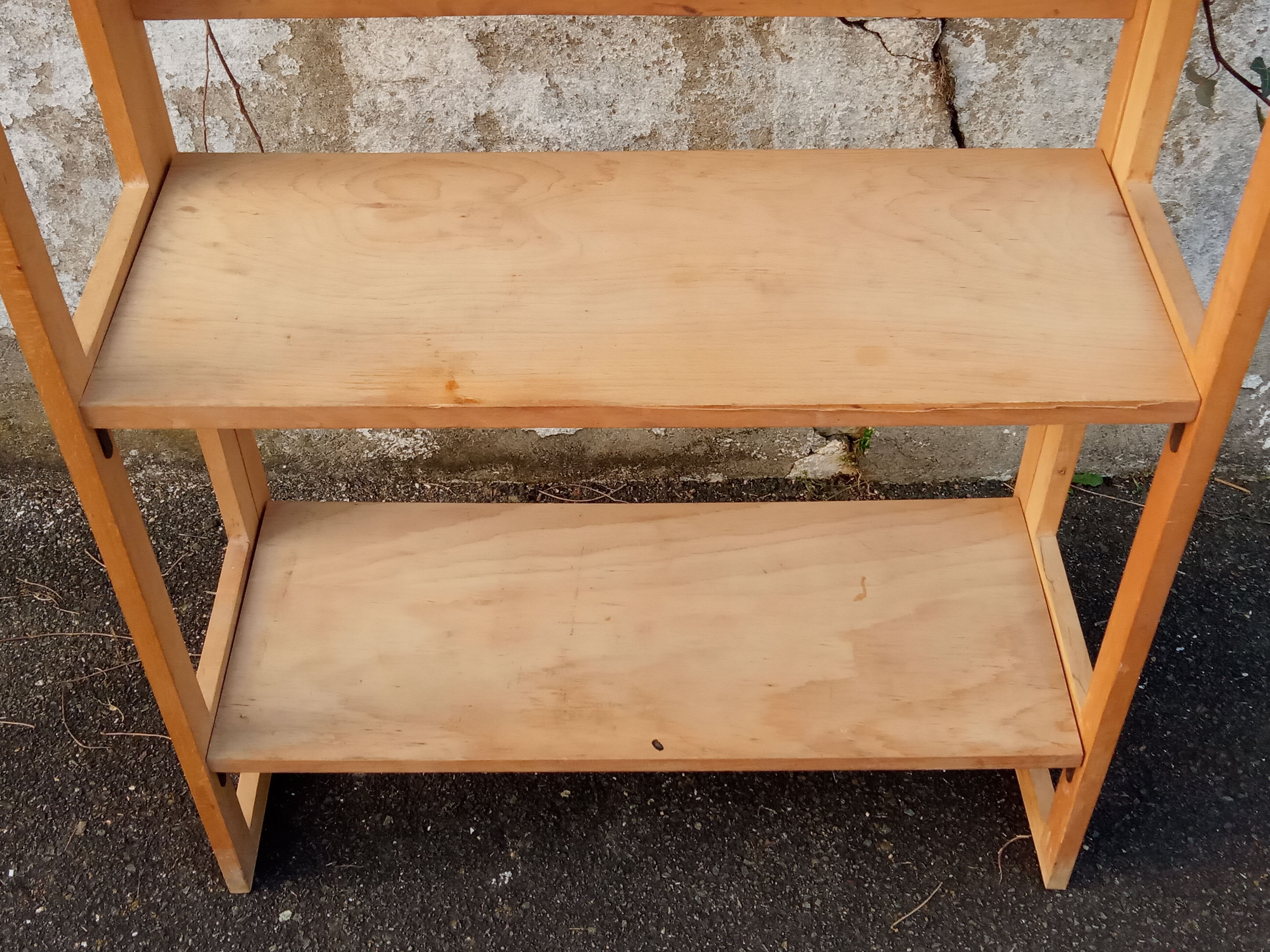 Folding bookseller's shelf