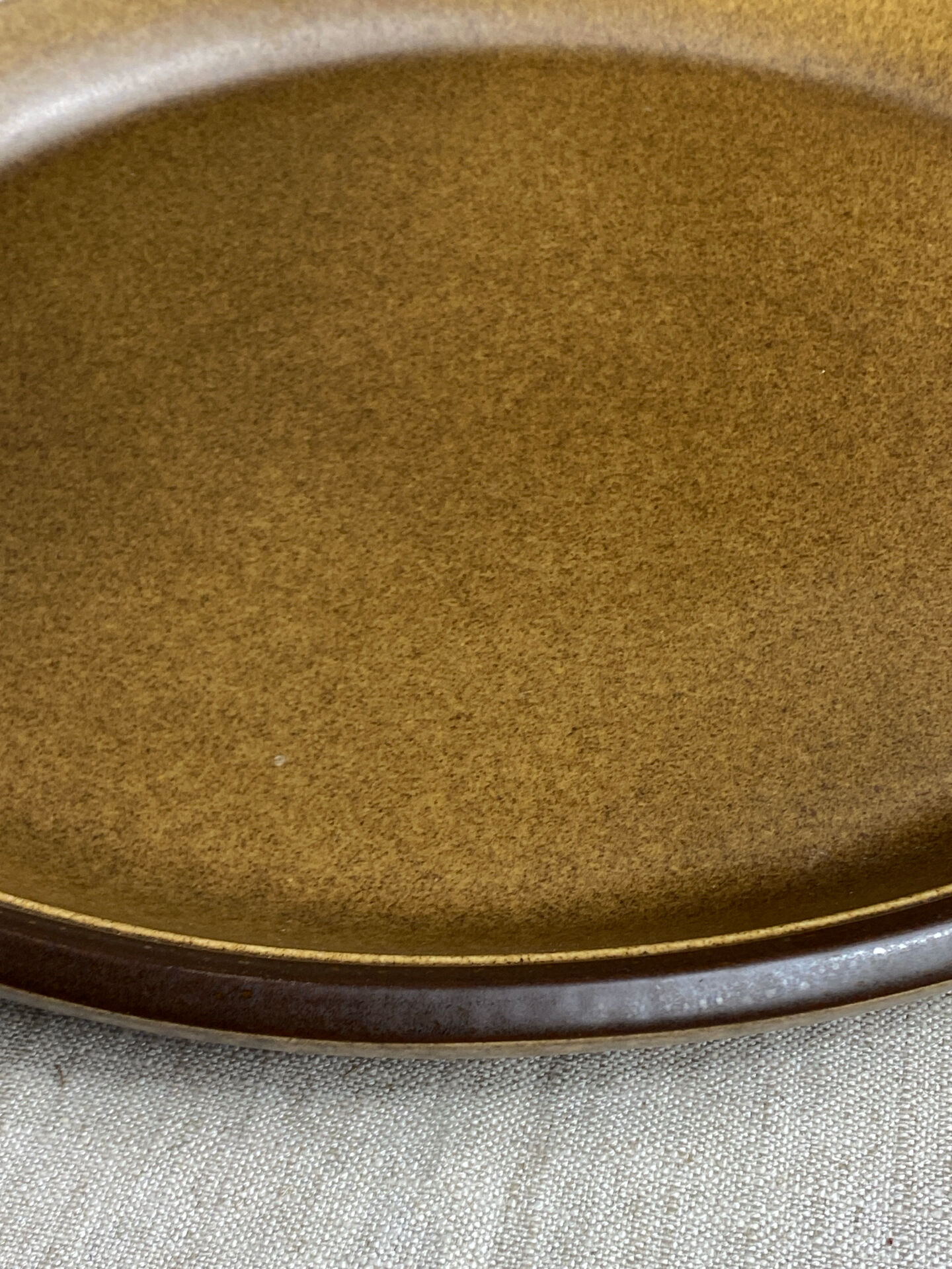 Oval dish in glazed stoneware