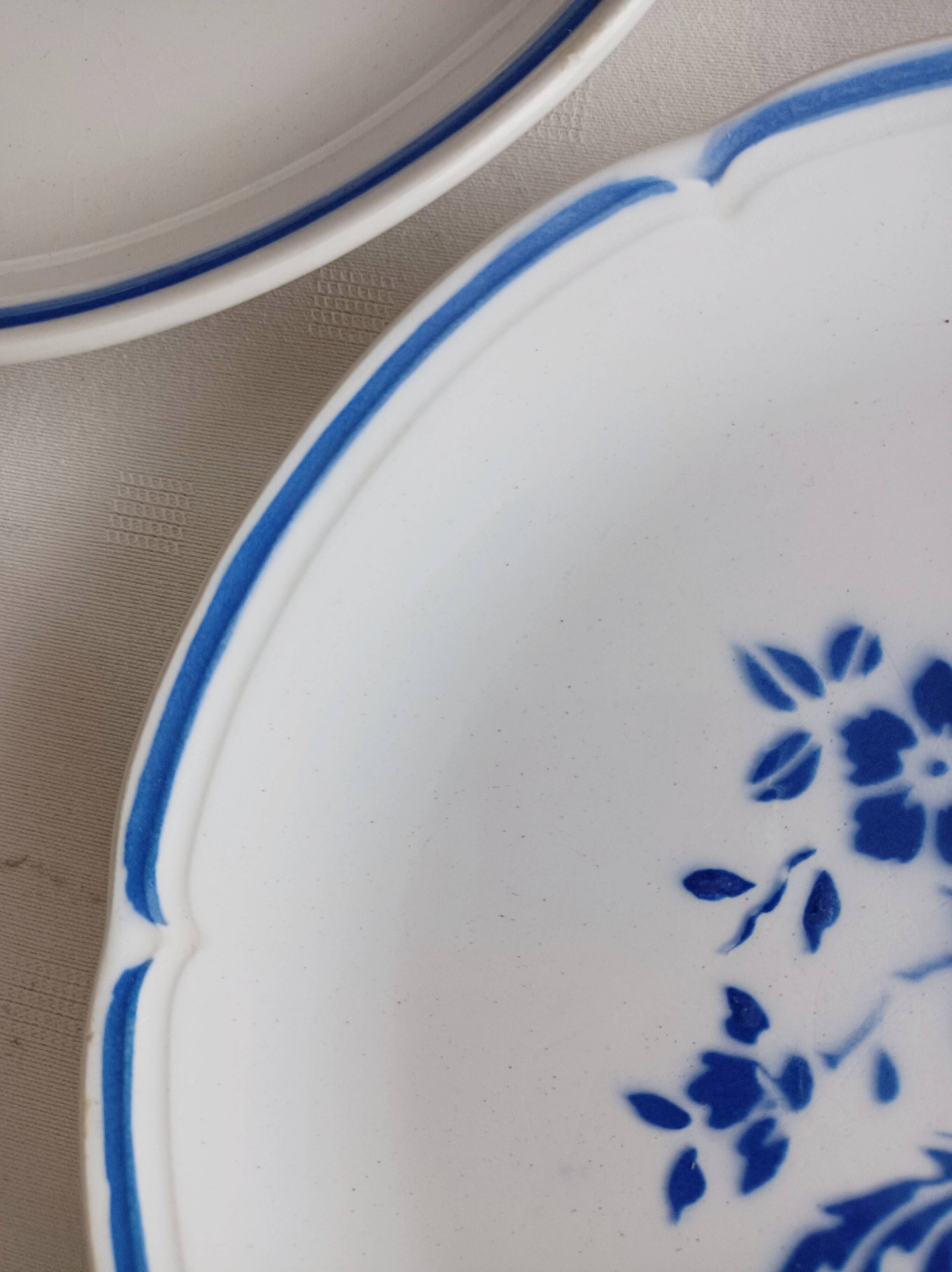 Set of 10 Moulin des Loups dinner plates, Alain
