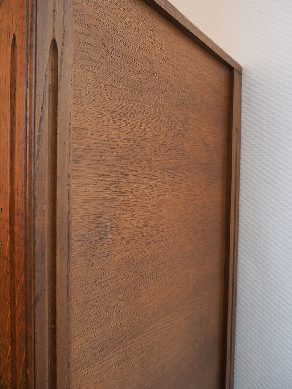Commode en bois massif vintage