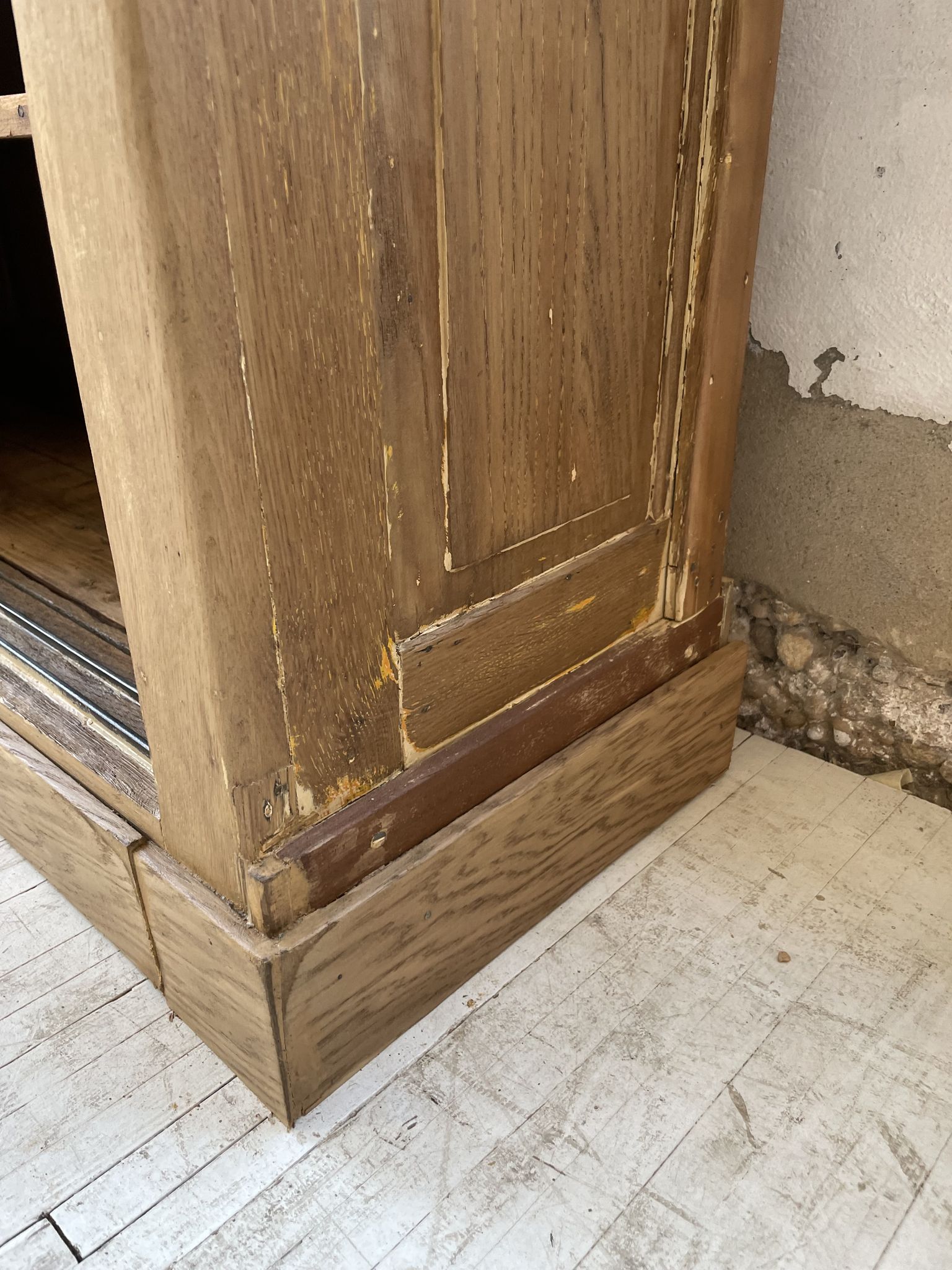 Large row of solid oak loom sliding doors