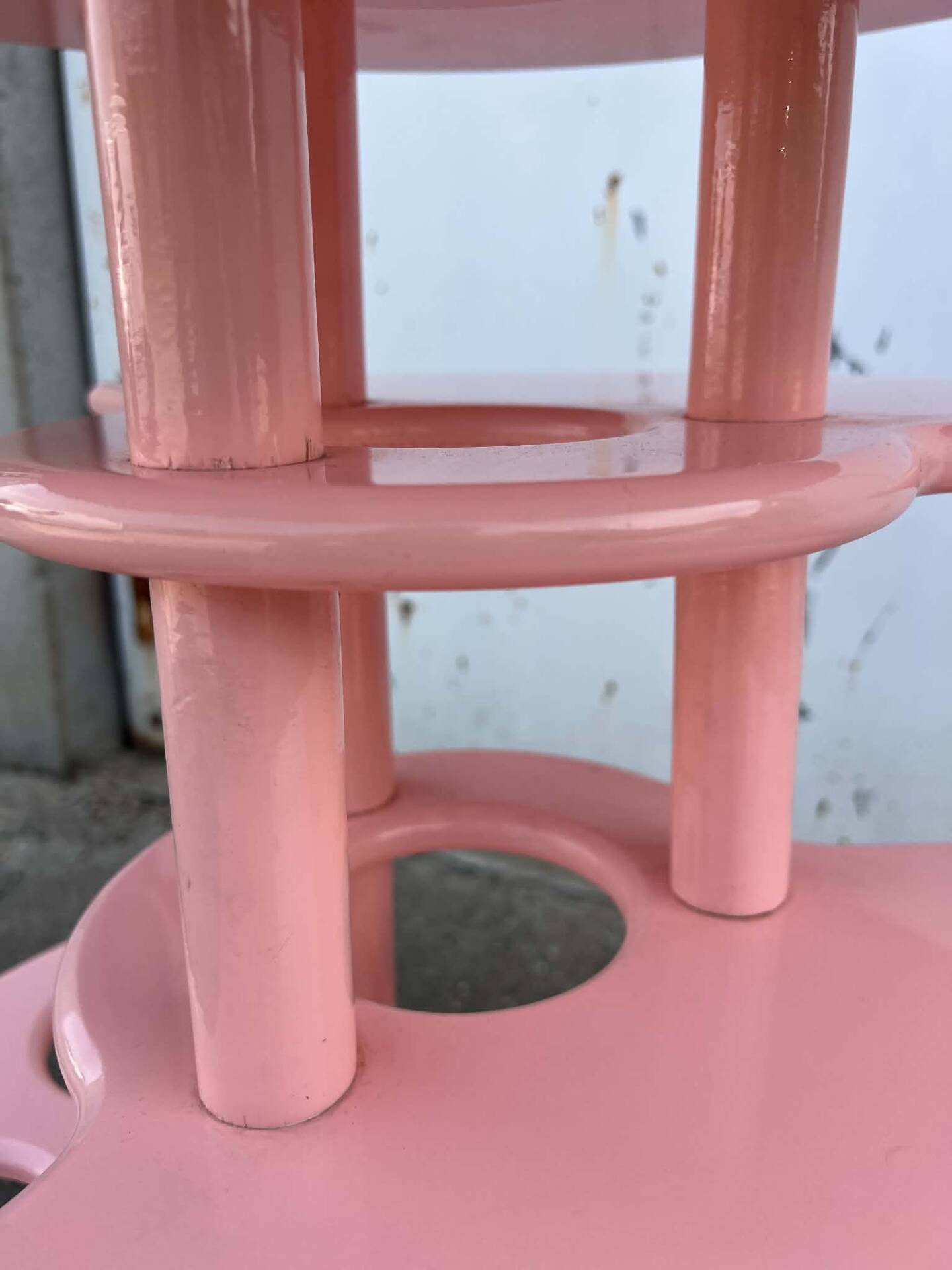 Mini bar dessert from the 80s, Memphis style, light pink lacquered wood.