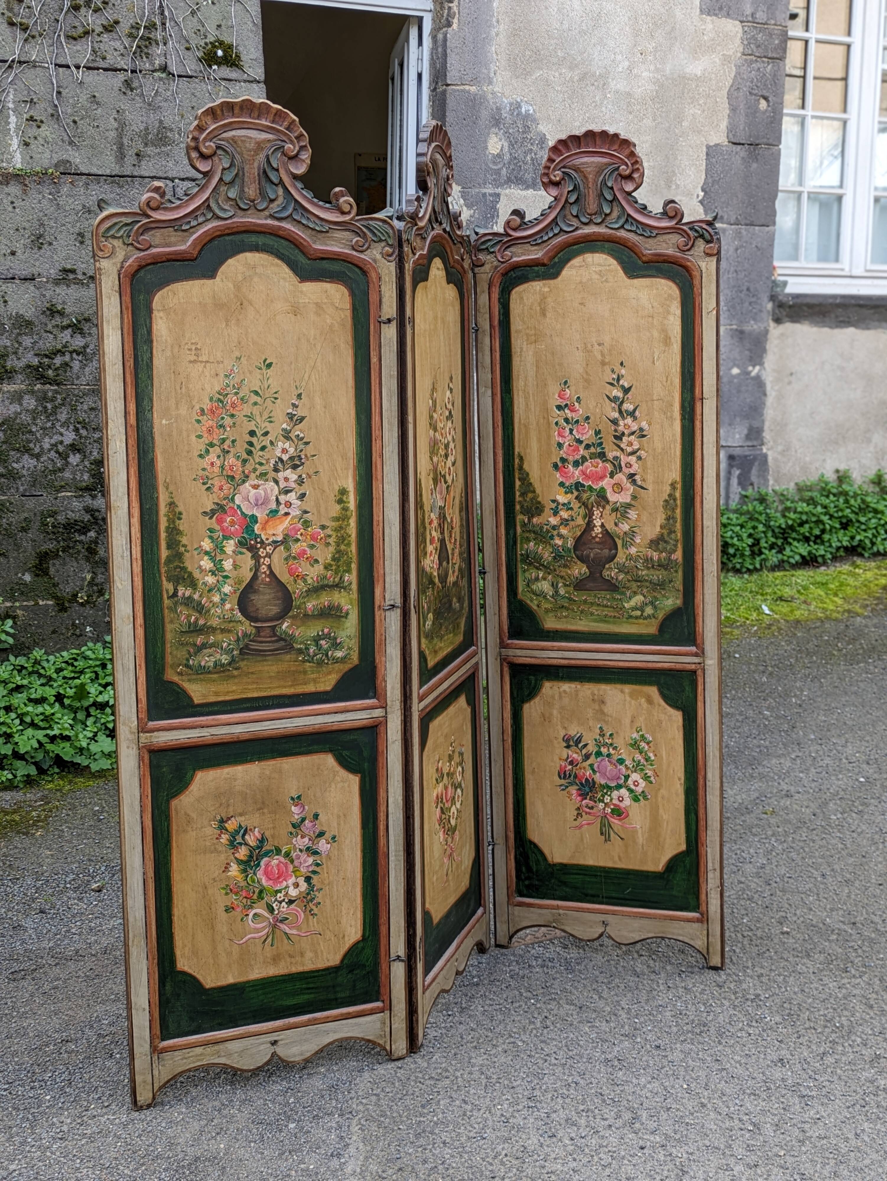 3-panel screen in painted wood
