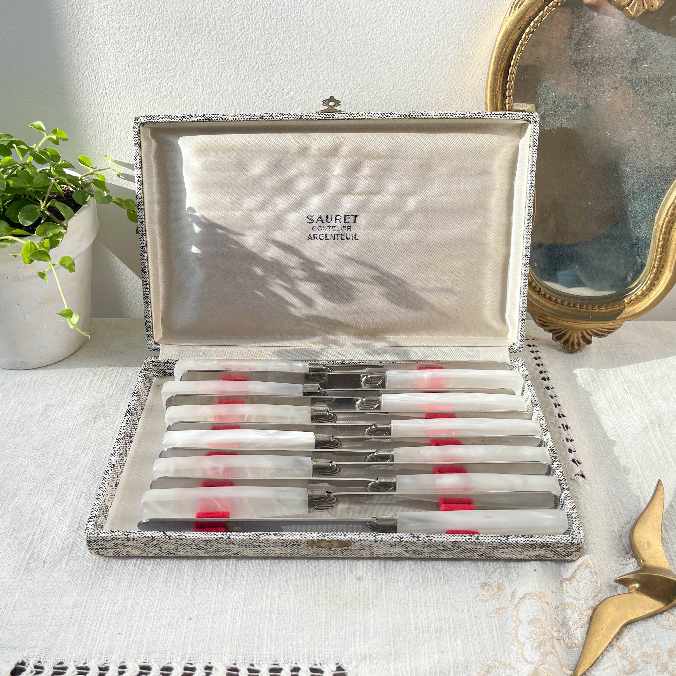 12 vintage Bakelite stainless steel knives with mother-of-pearl effect Art Deco style