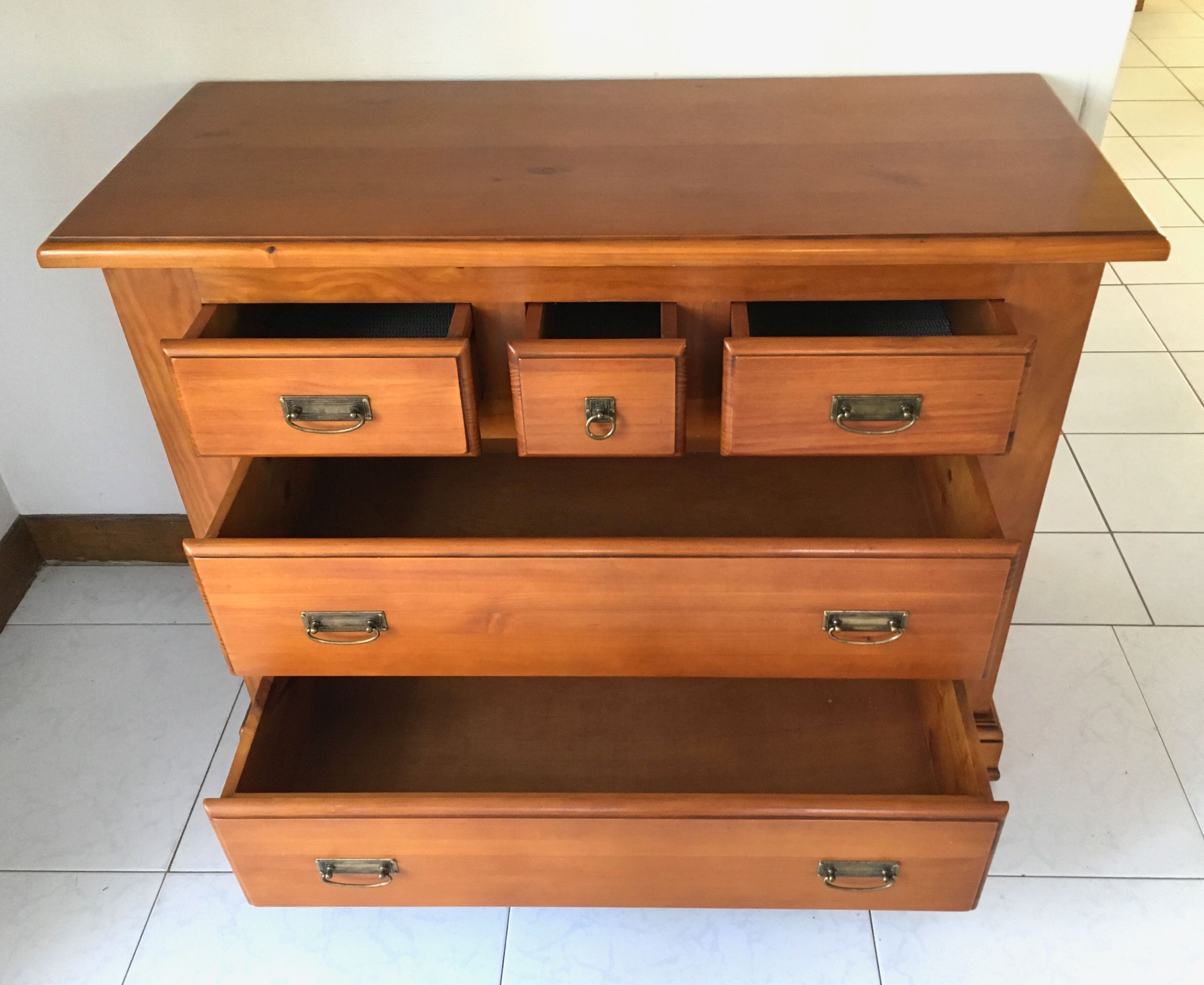 Cherry chest of drawers 5 drawers