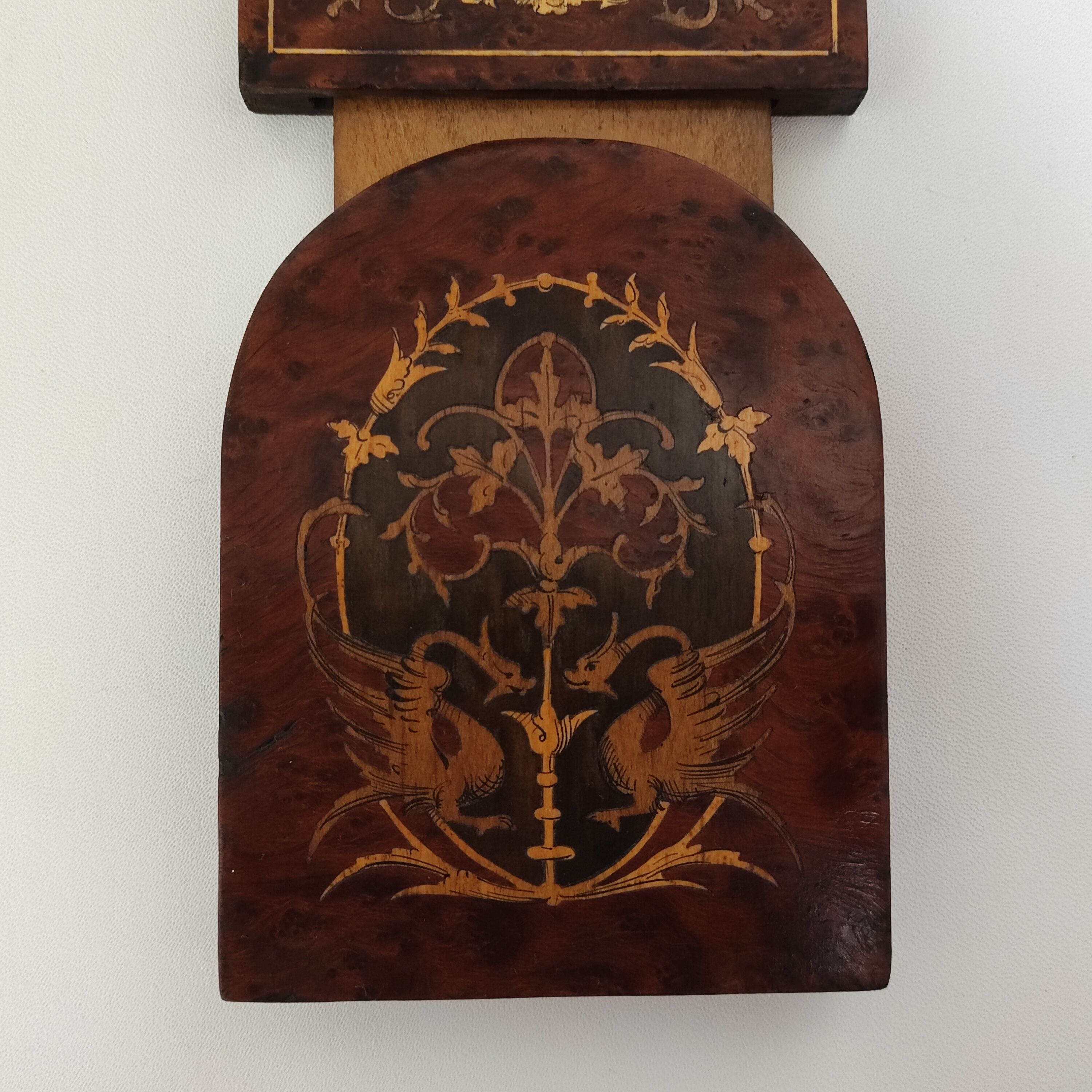 Extendable wooden bookhouse