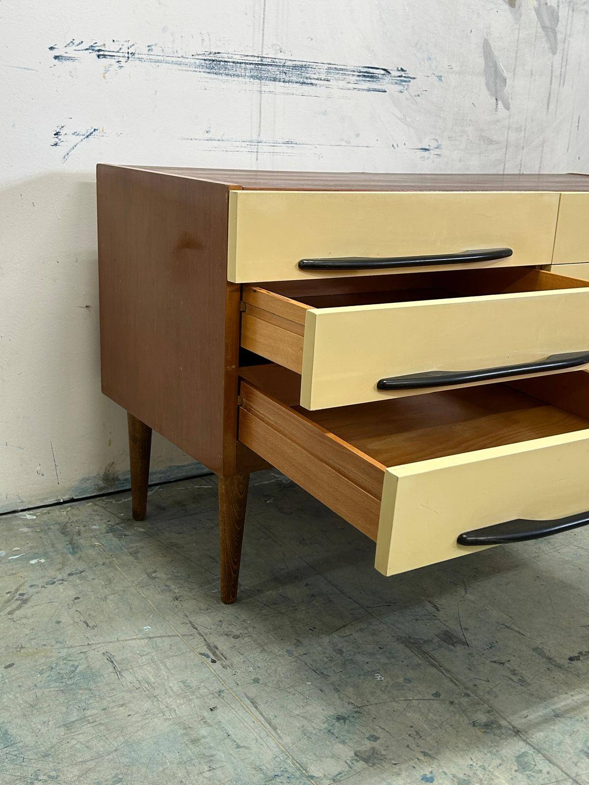 Vintage mid-century modern chest of drawers (1950s/60s)