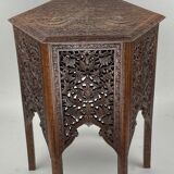 Table d’appoint 19ème siècle Birman sculpté à la main