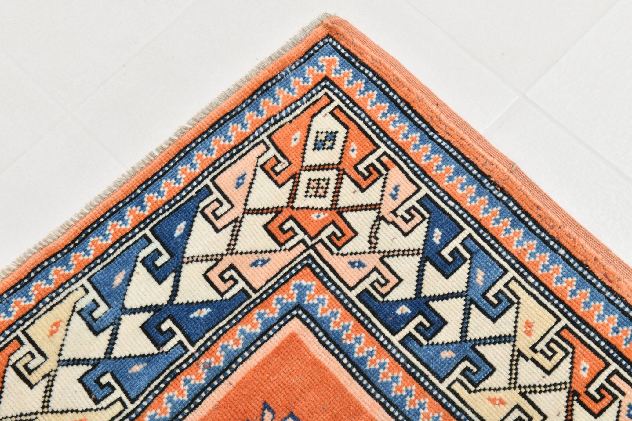 5x7 Pumpink Orange & Blue Turkish Rug, 154x203Cm