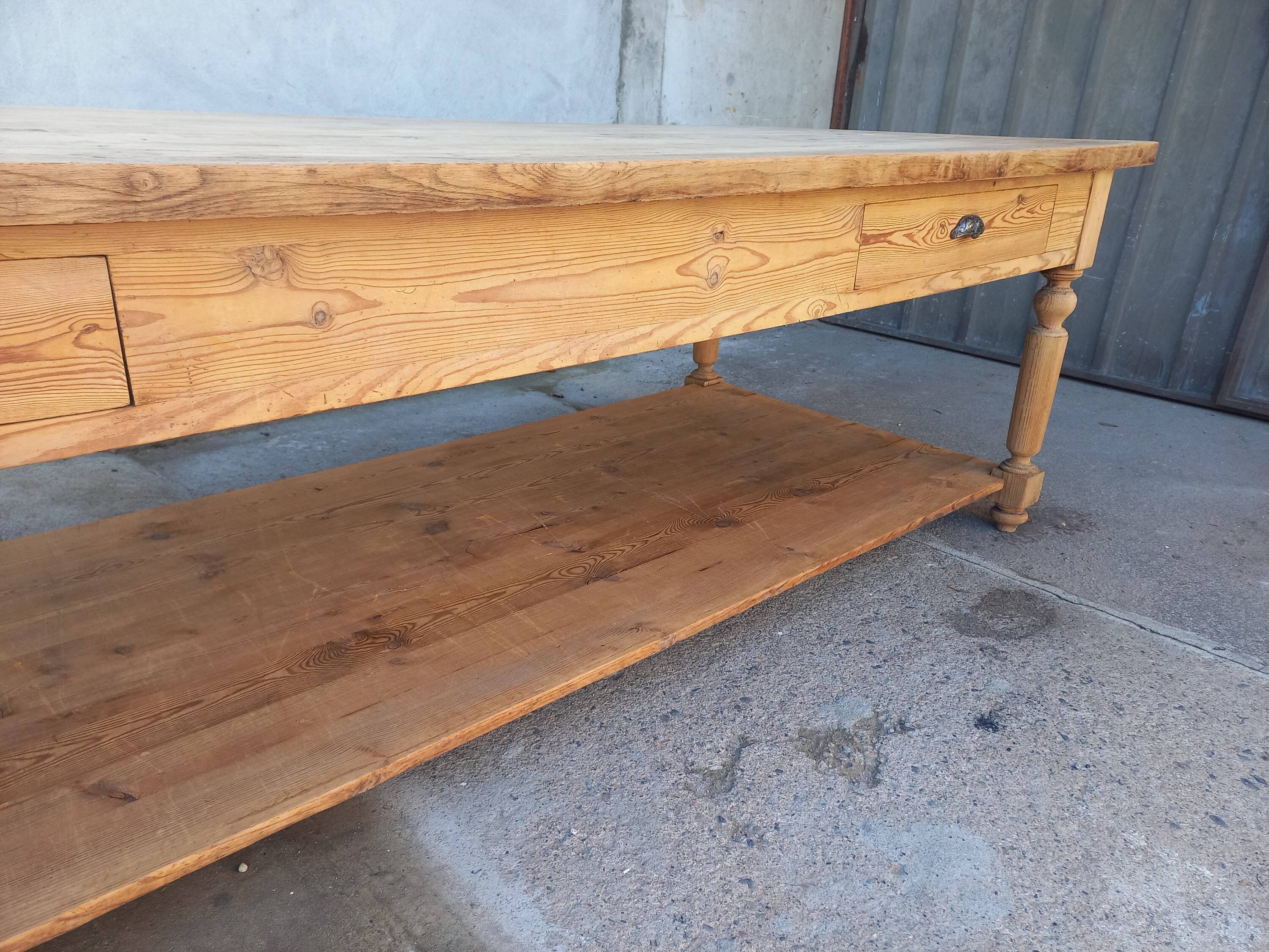 Grande table de communauté en chêne et sapin