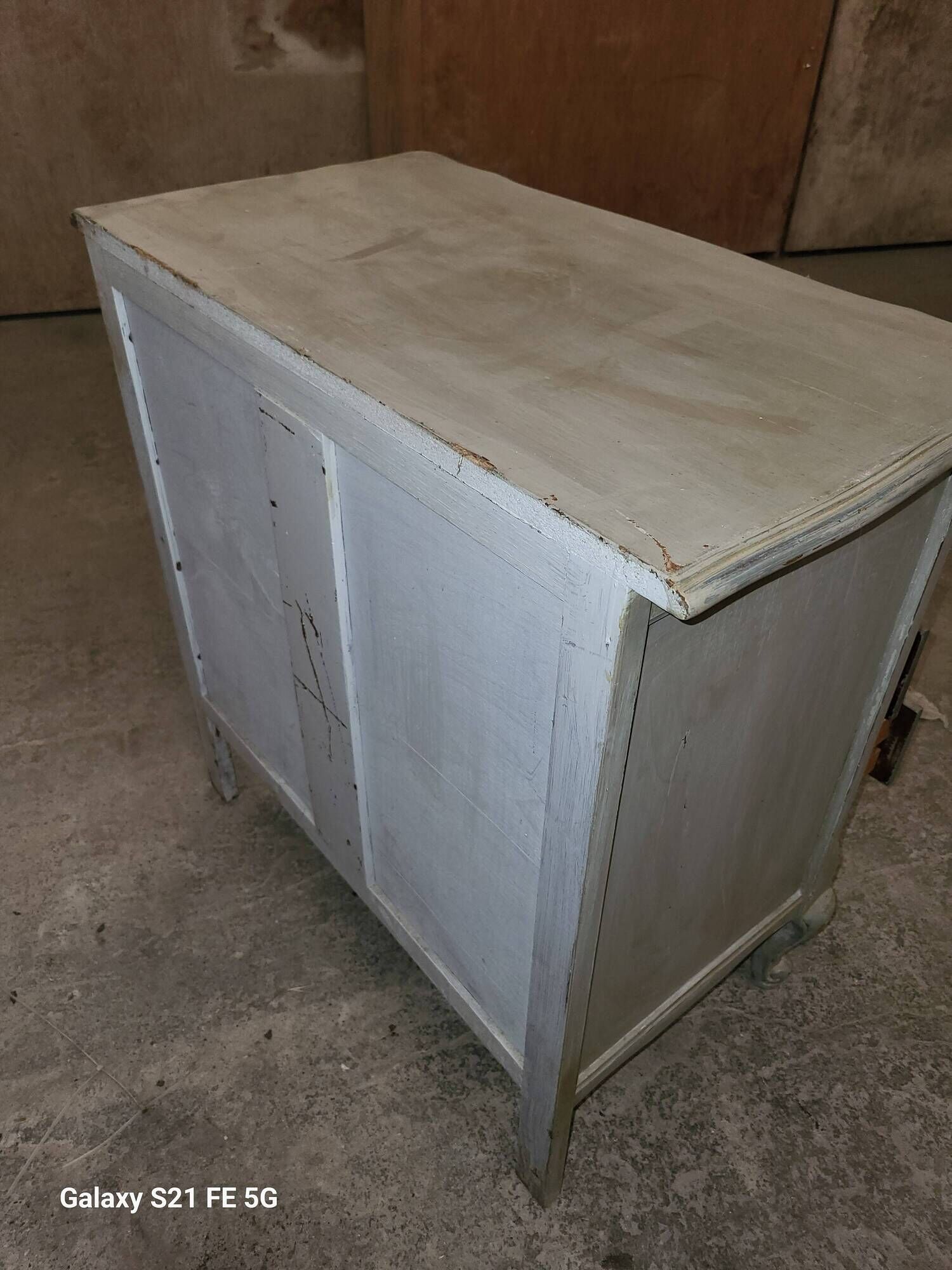 Chest of drawers with 4 drawers