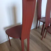 4 chairs model 1Alice by Giorgio Cattelan