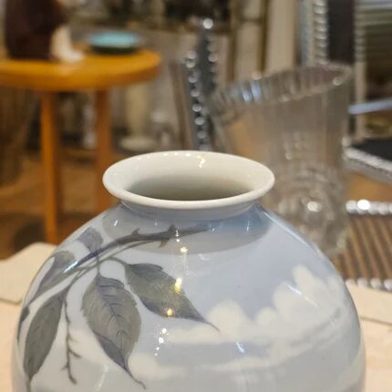Dahl Jensen porcelain round vase - Arlh Boesen