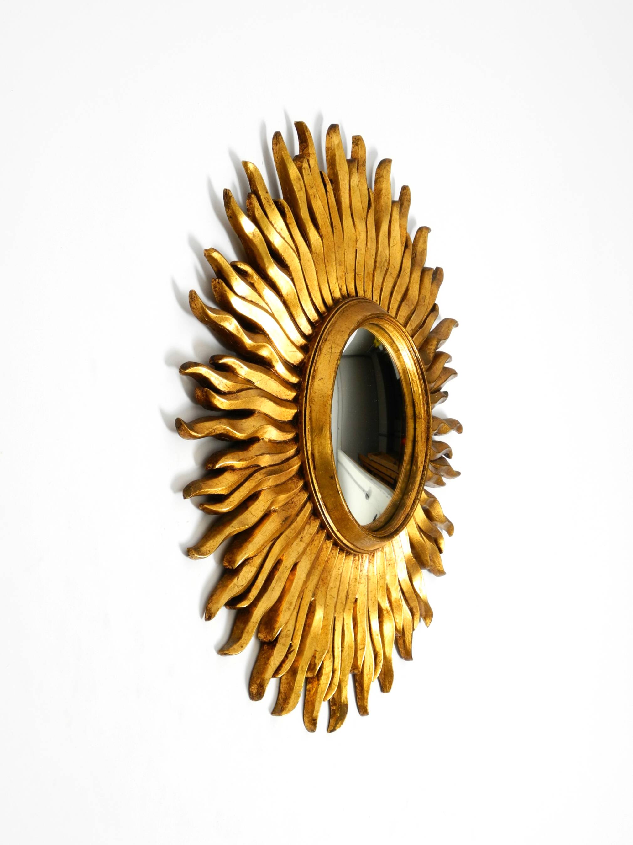 Mid Century Sunburst Kovex wall mirror made of wood and resin - gold plated