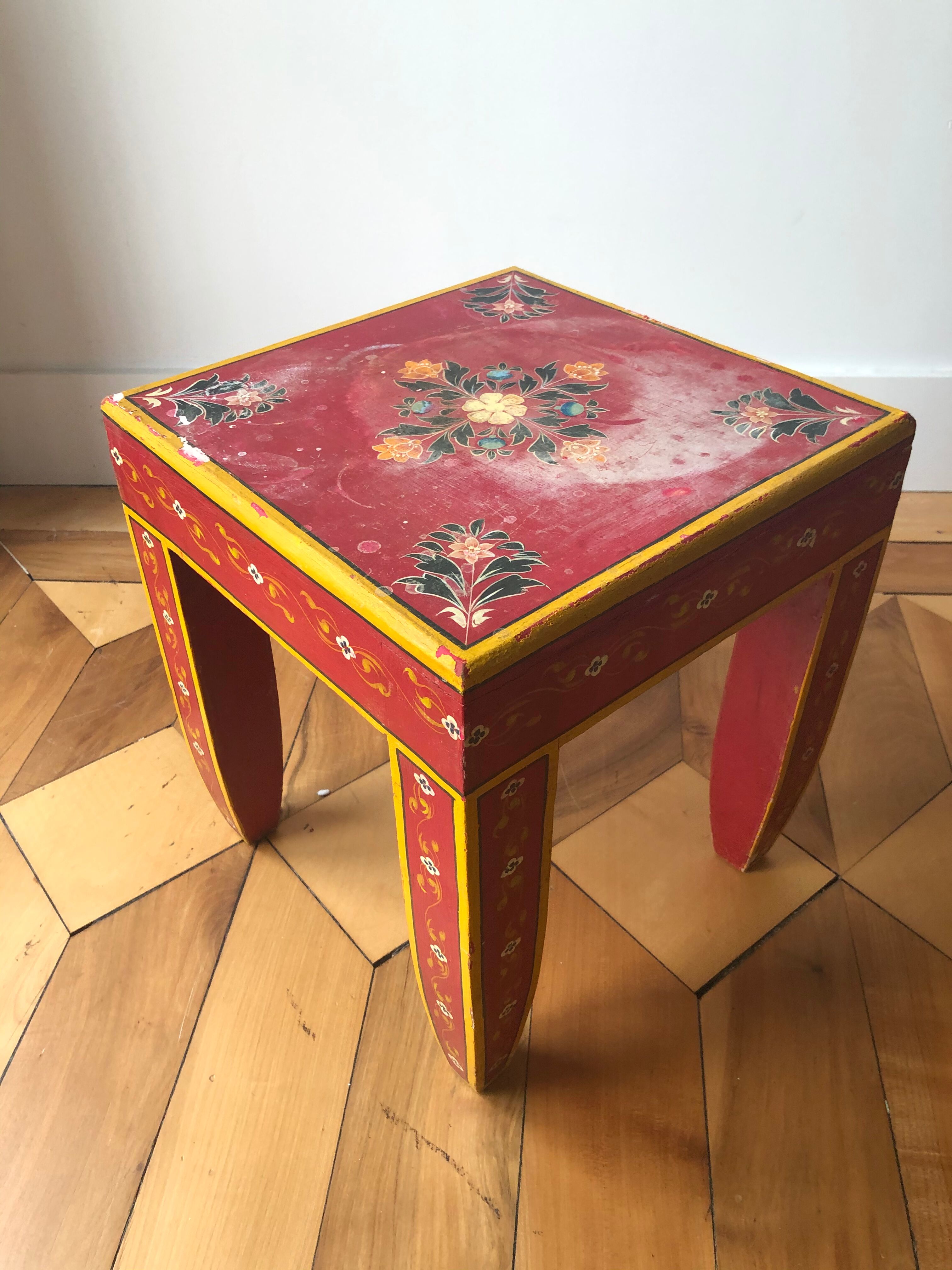 Old boo coffee table wood and hand painting