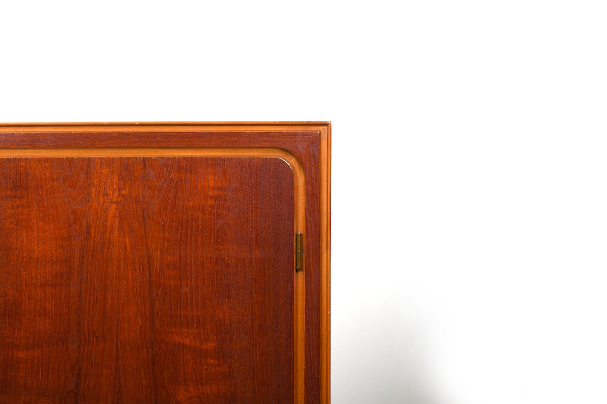 Armoire en teck danois et en bois de bouleau du milieu du siècle