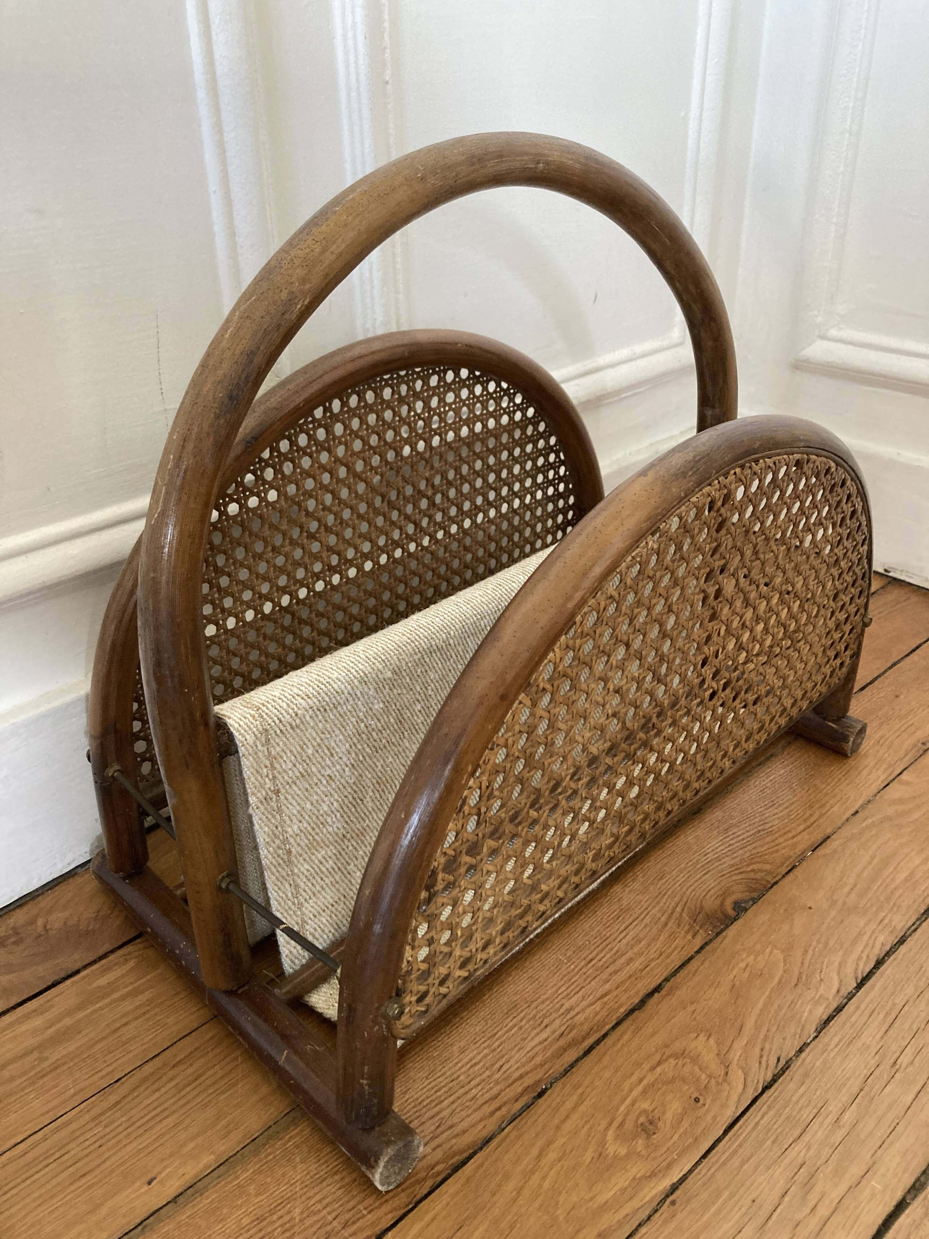 Review door in canning rattan and fabrics