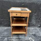 Old refreshing table