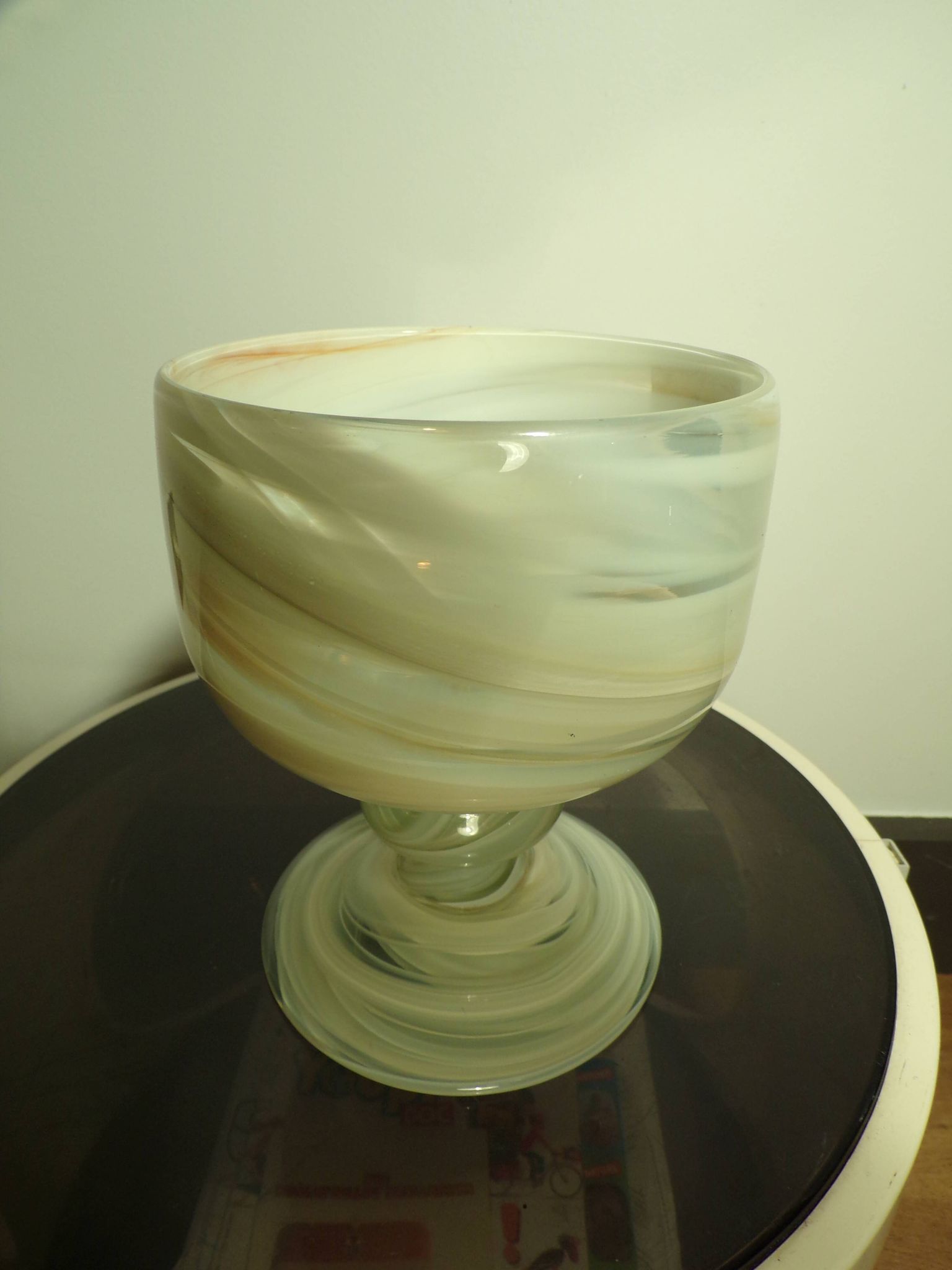 Vase Maure Vieil en verre jaspé Par Bob le Gleis