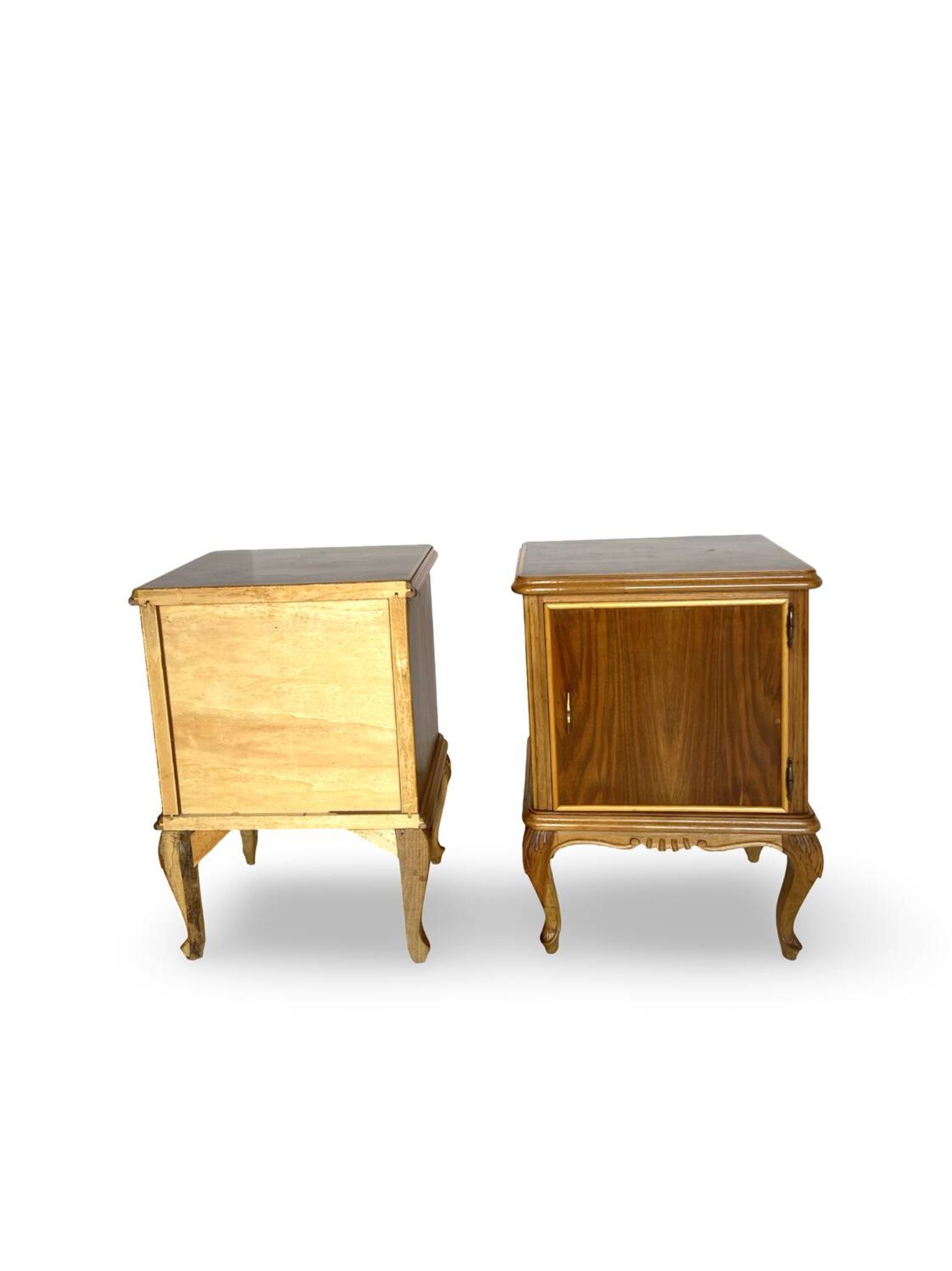 Tables de chevet italiennes en placage de noyer du milieu du siècle, années 1960.
