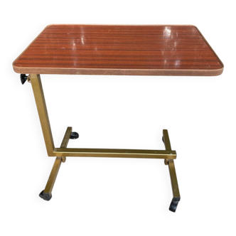 Foldable and adjustable serving trolley in wood and gold-plated steel