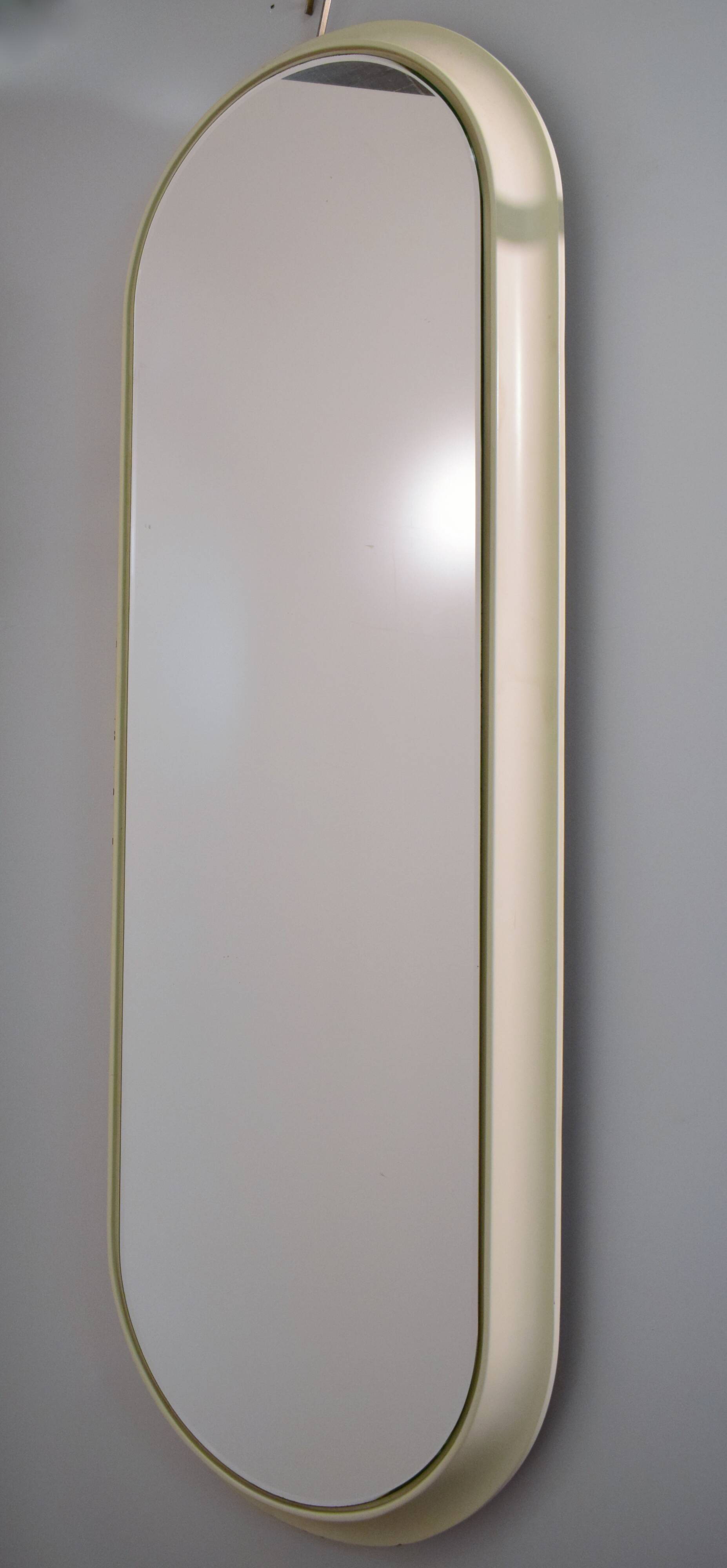 Oval mirror, white laqué wood 1960