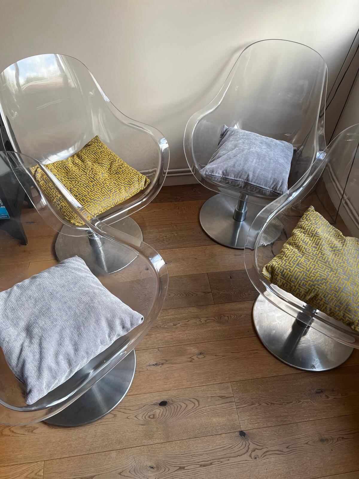 SET OF 4 DESIGN ARMCHAIRS