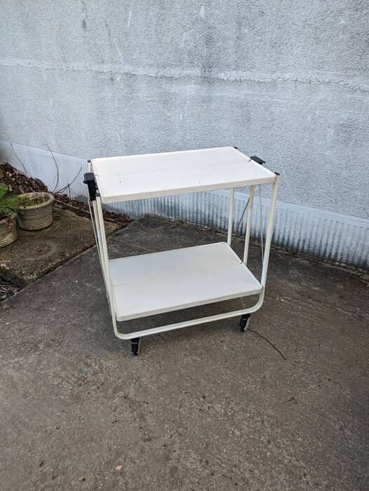 Folding rolling table, serving