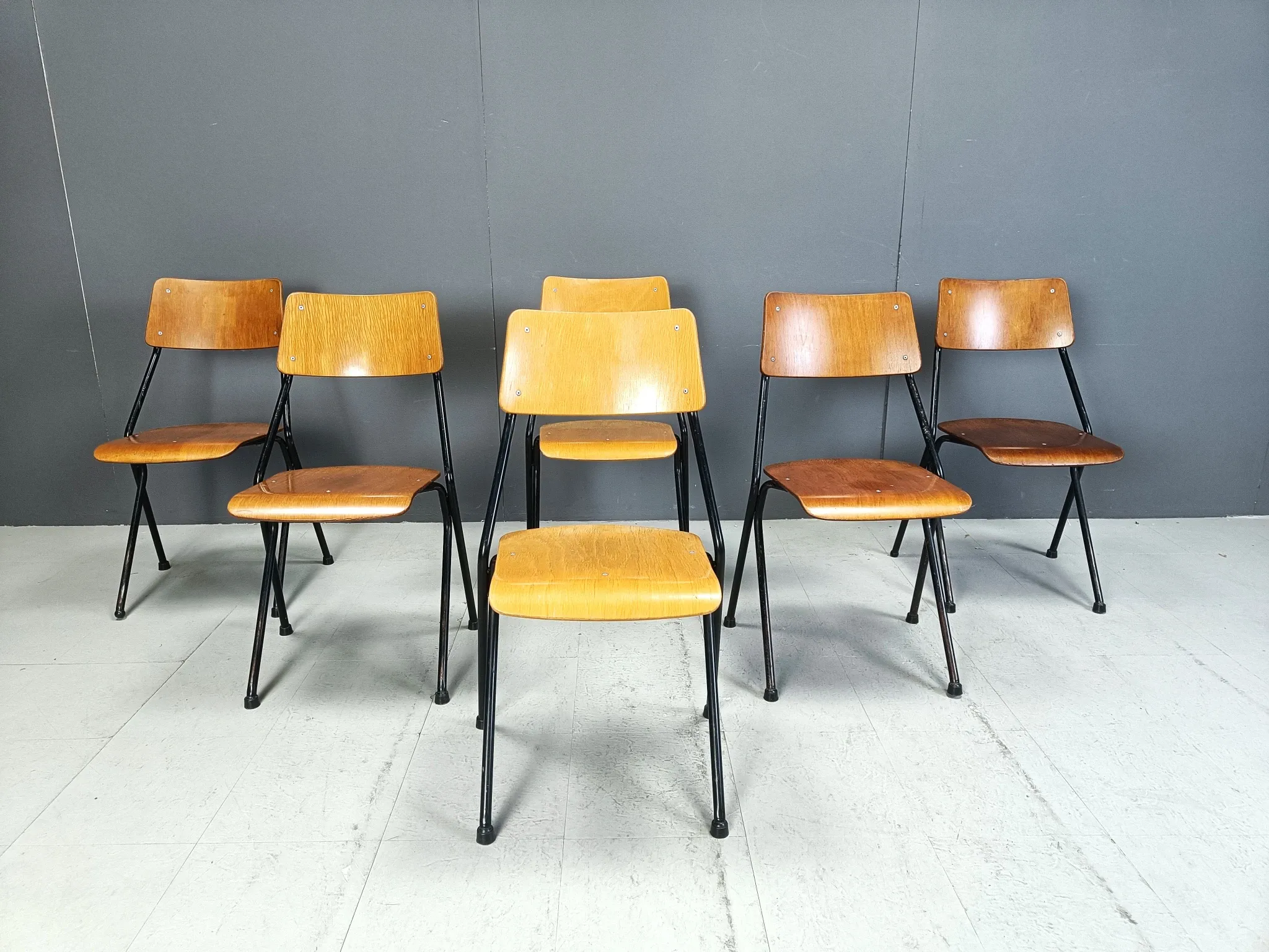 Chaises de salle à manger en contreplaqué post-moderne, années 1970