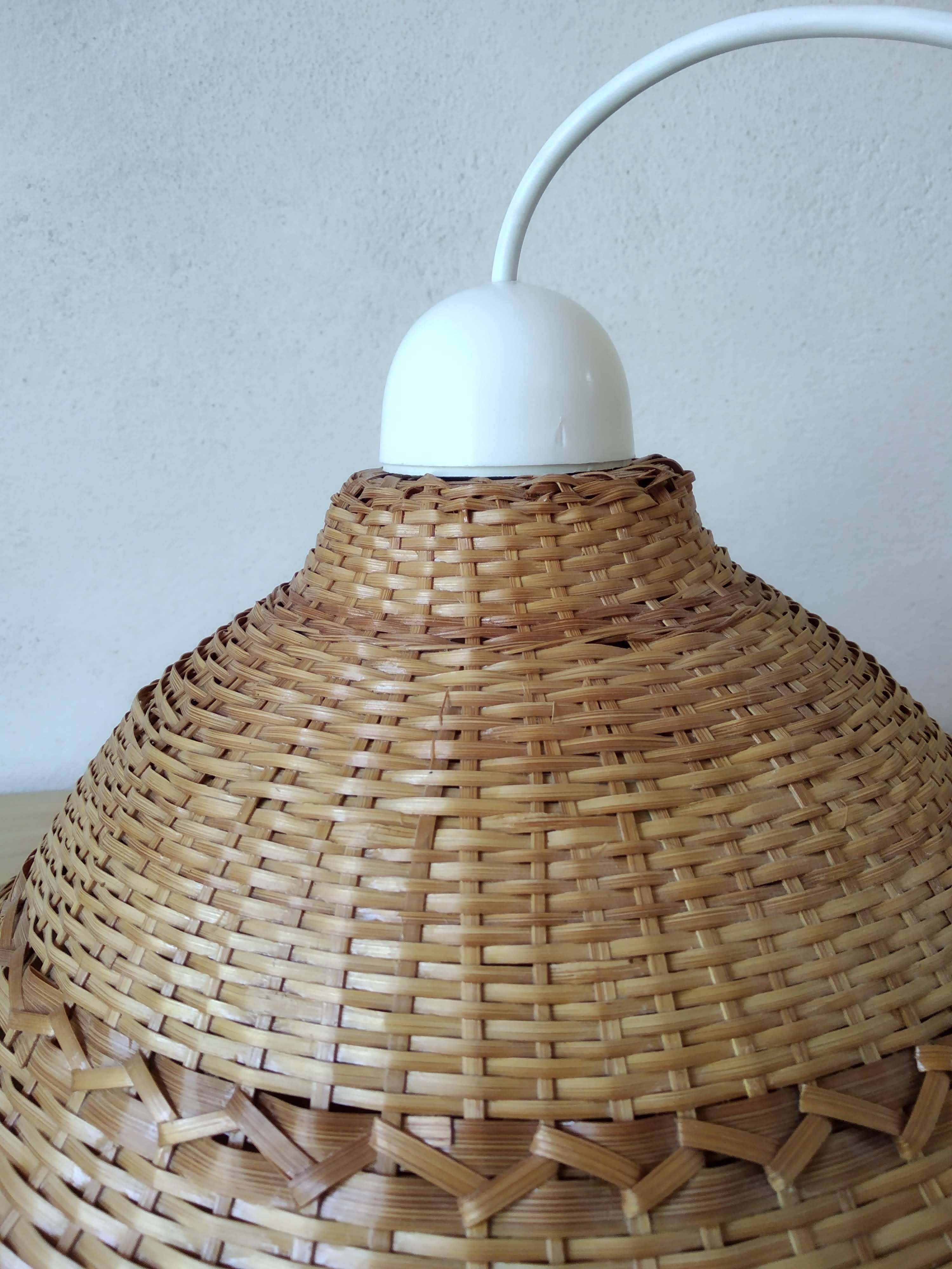 Rattan pendant light