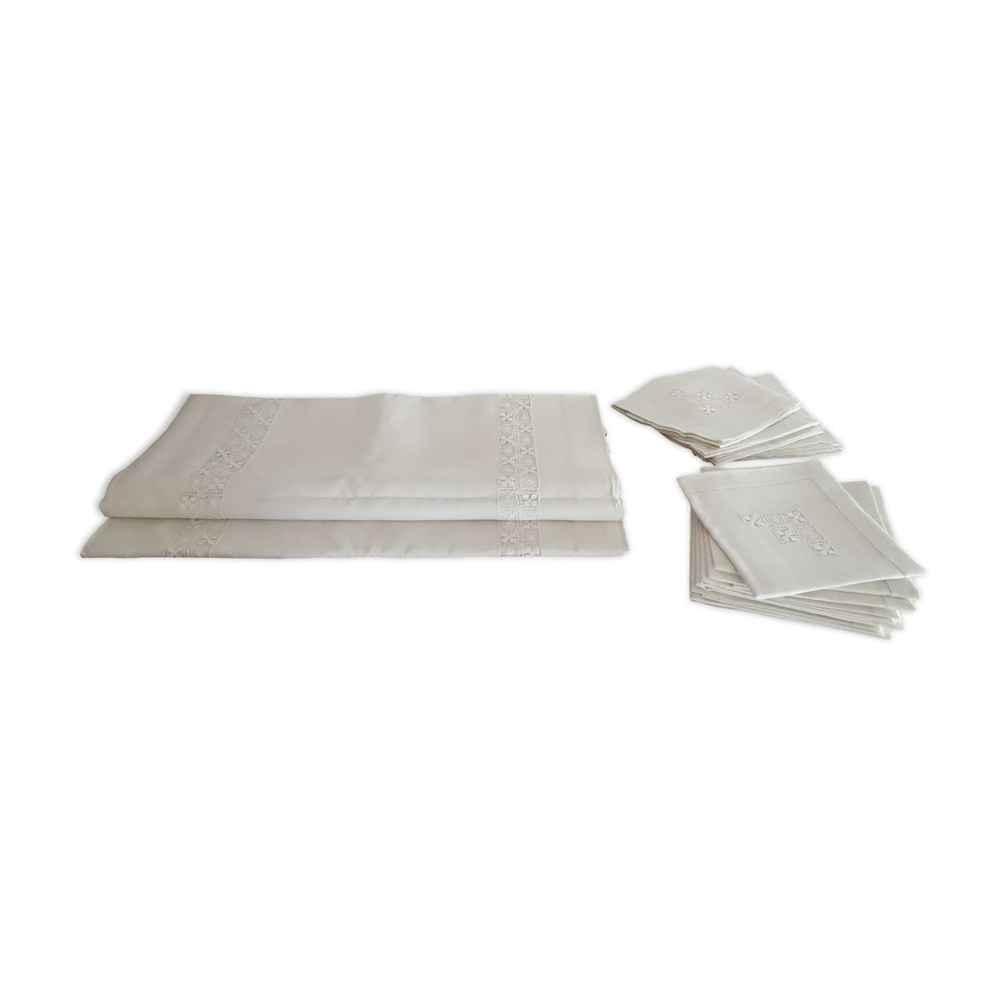 Nappe et 14 serviettes en lin ajouré broderies fines 335 x 170