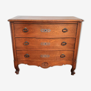 Light oak chest of drawers has 3 drawers