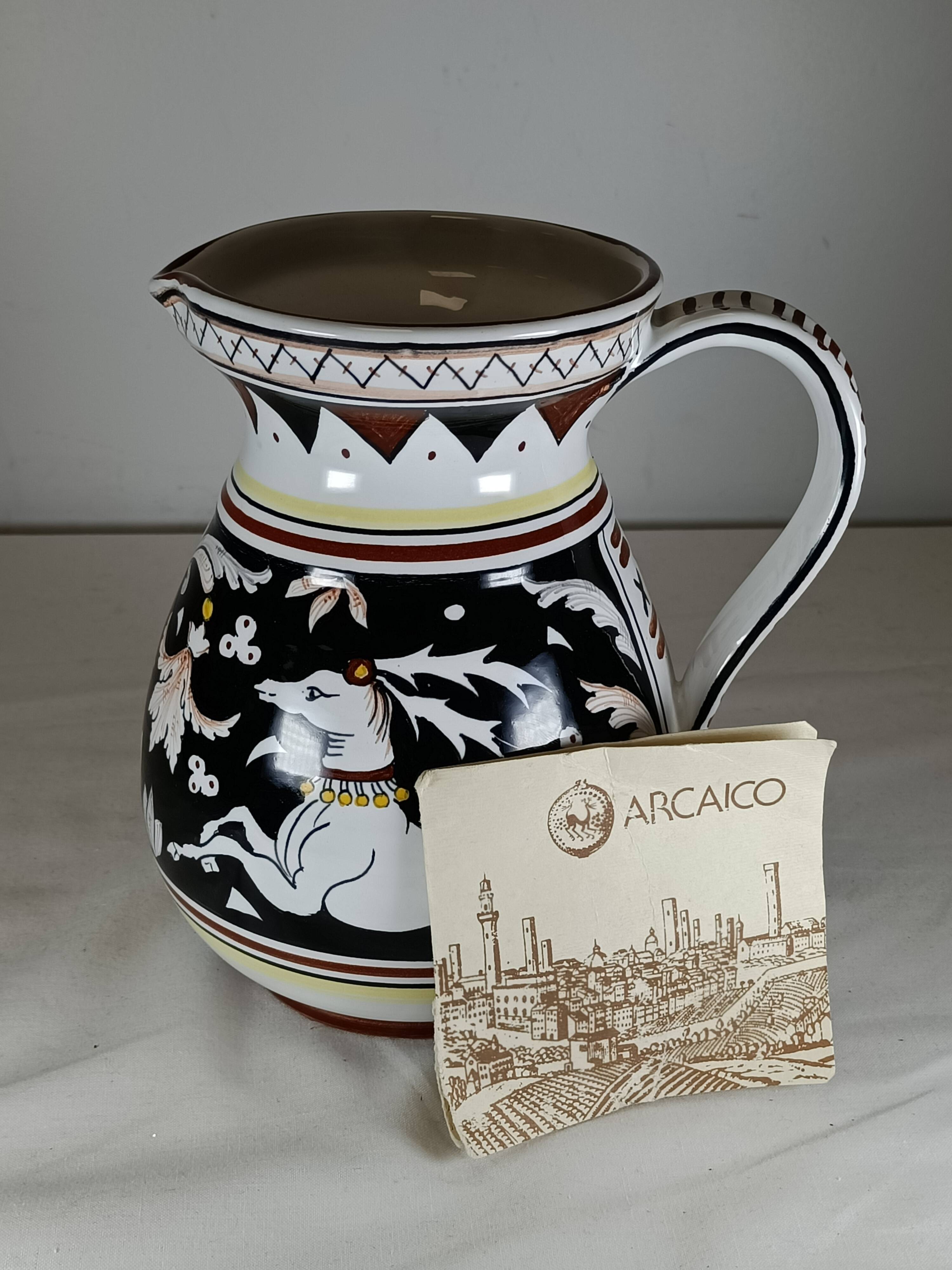Archaic Italian pitcher from Siena in hand-painted ceramic – animal decoration