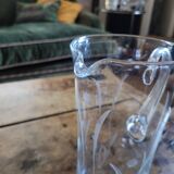 Pichet en verre gravé, base épaisse, années 70