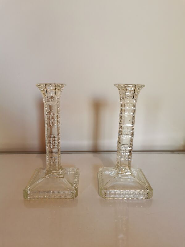 Paire de bougeoirs anciens en verre