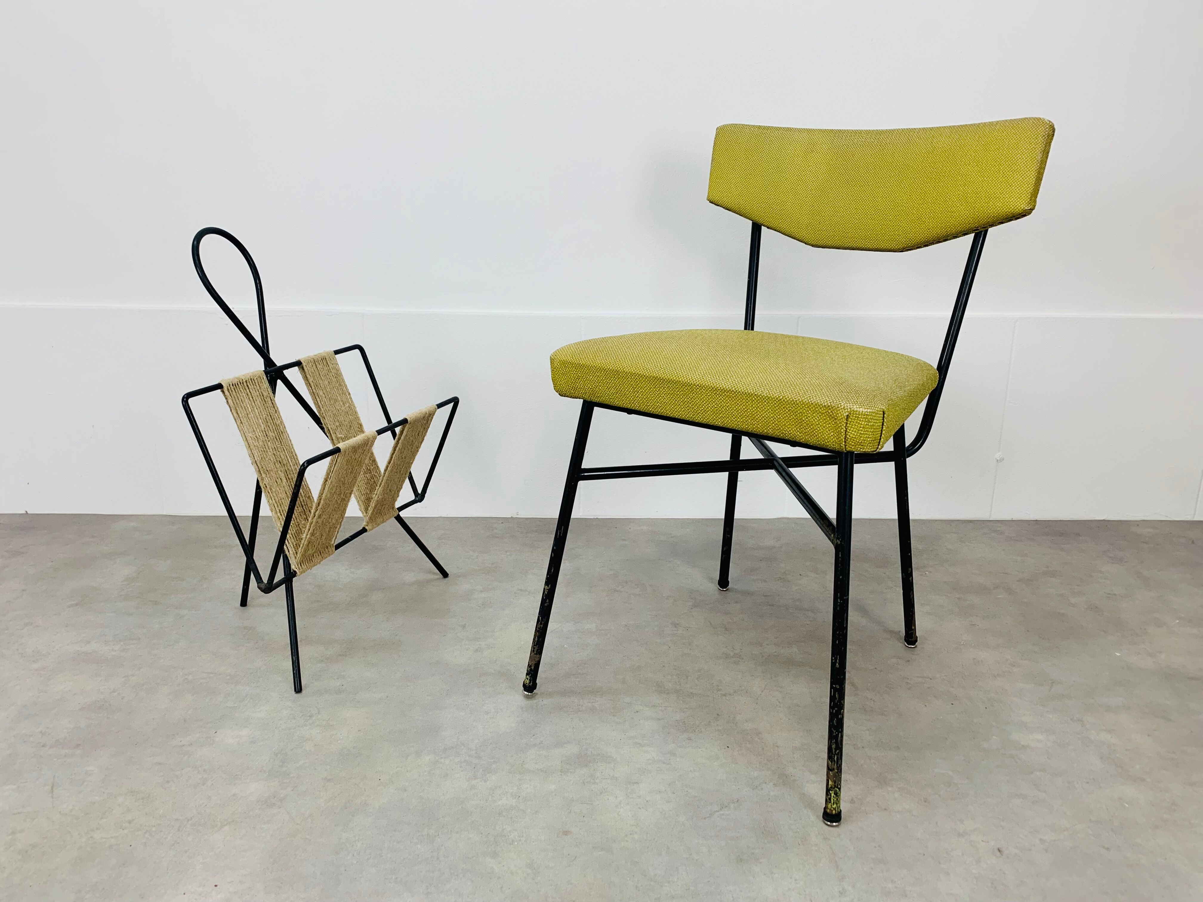 Tripod metal and rope magazine door 50s