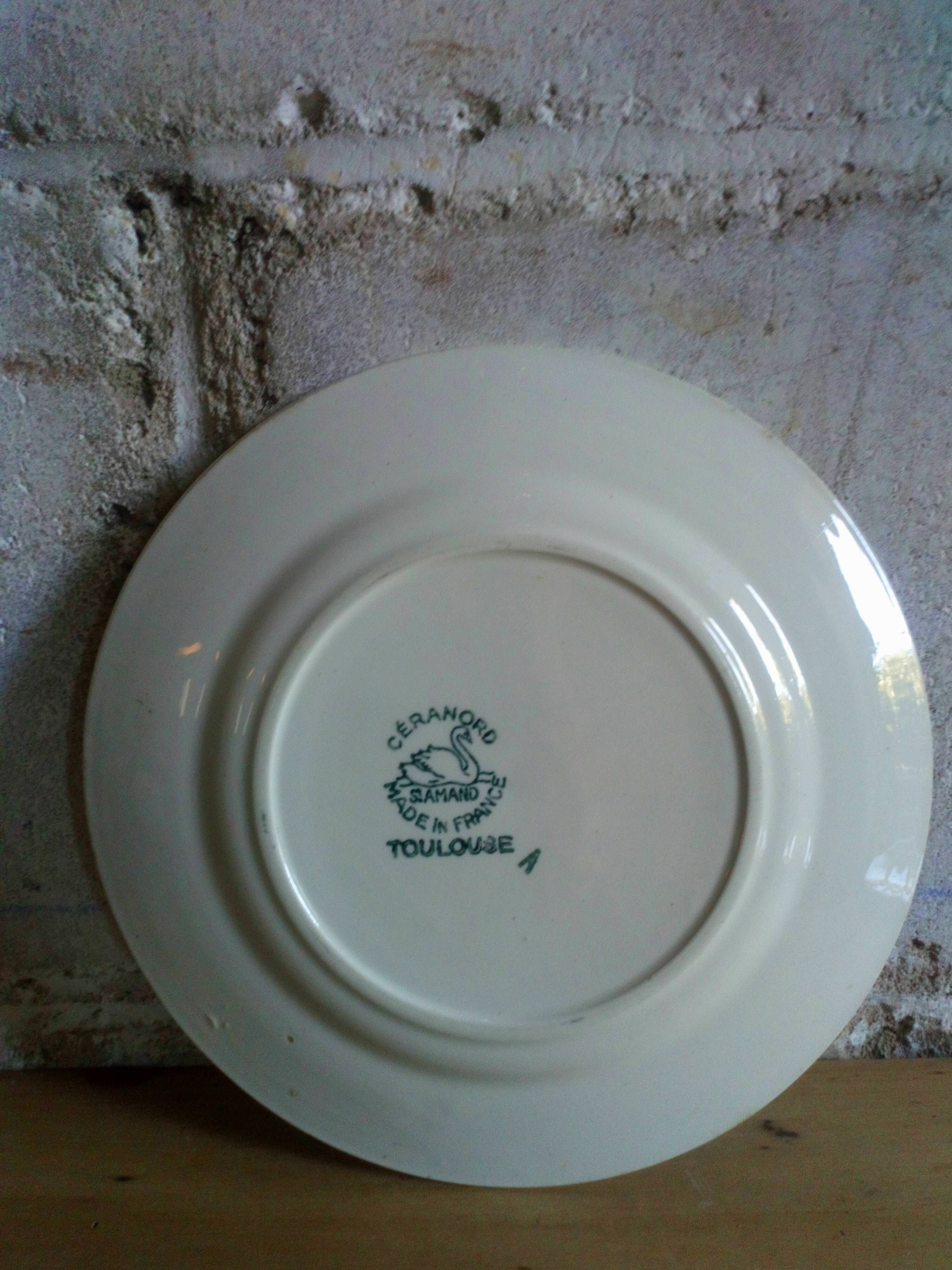 Six dessert plates in Saint-Amand service "Toulouse"
