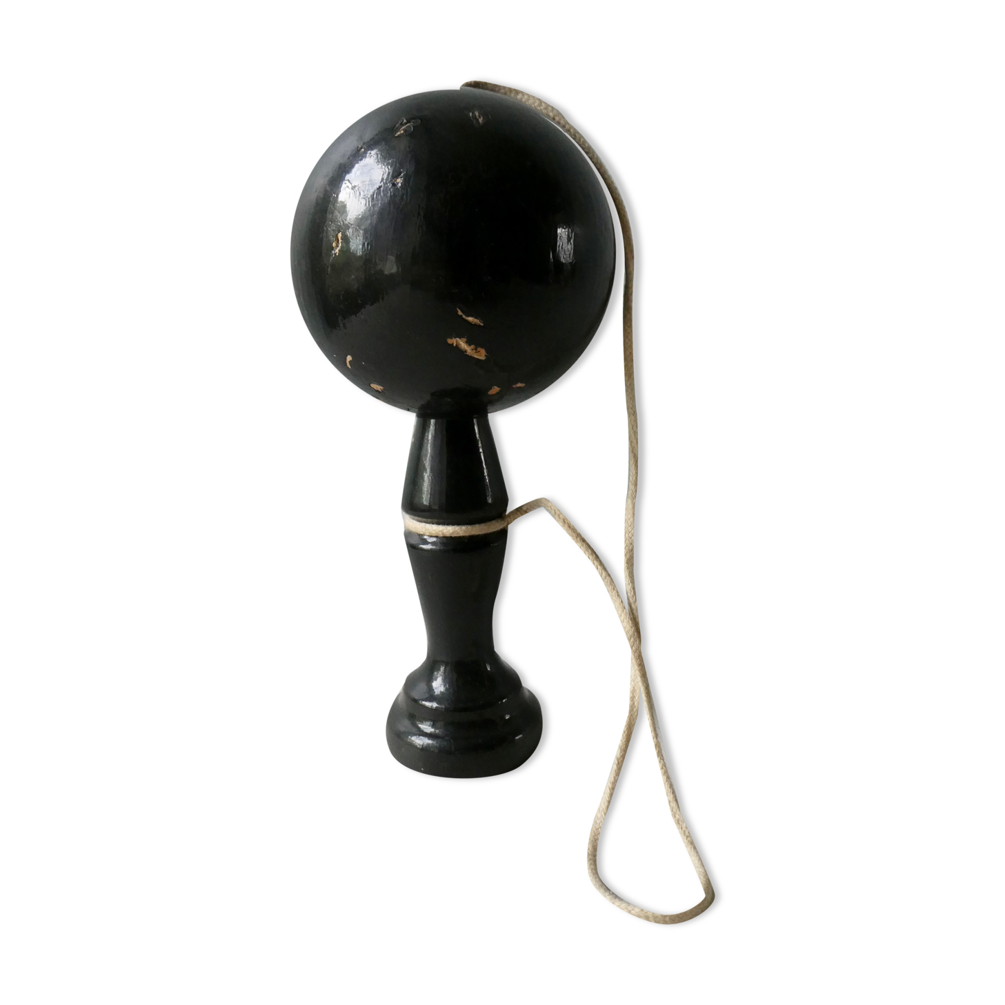 Bilboquet old lacquered black 18 cm