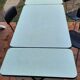 Table de cuisine formica et 4 chaises skaï
