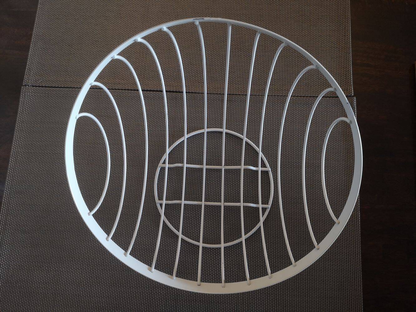 White painted metal fruit basket - Space Age - 1970s/1980s